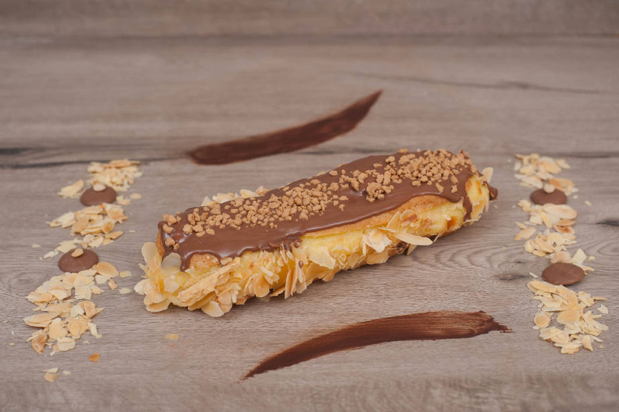 Almond Eclair